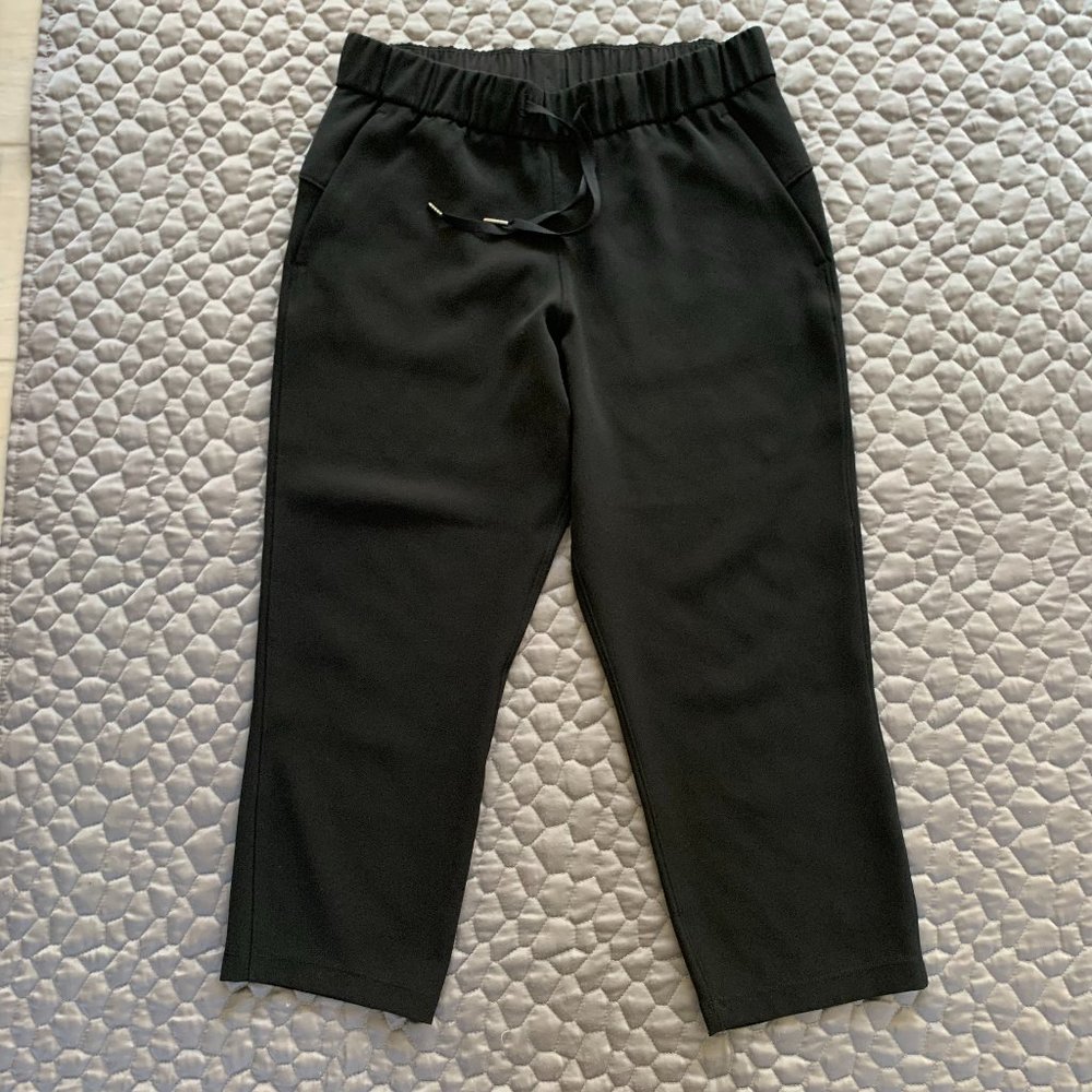 Lululemon Cropped Drawstring Joggers